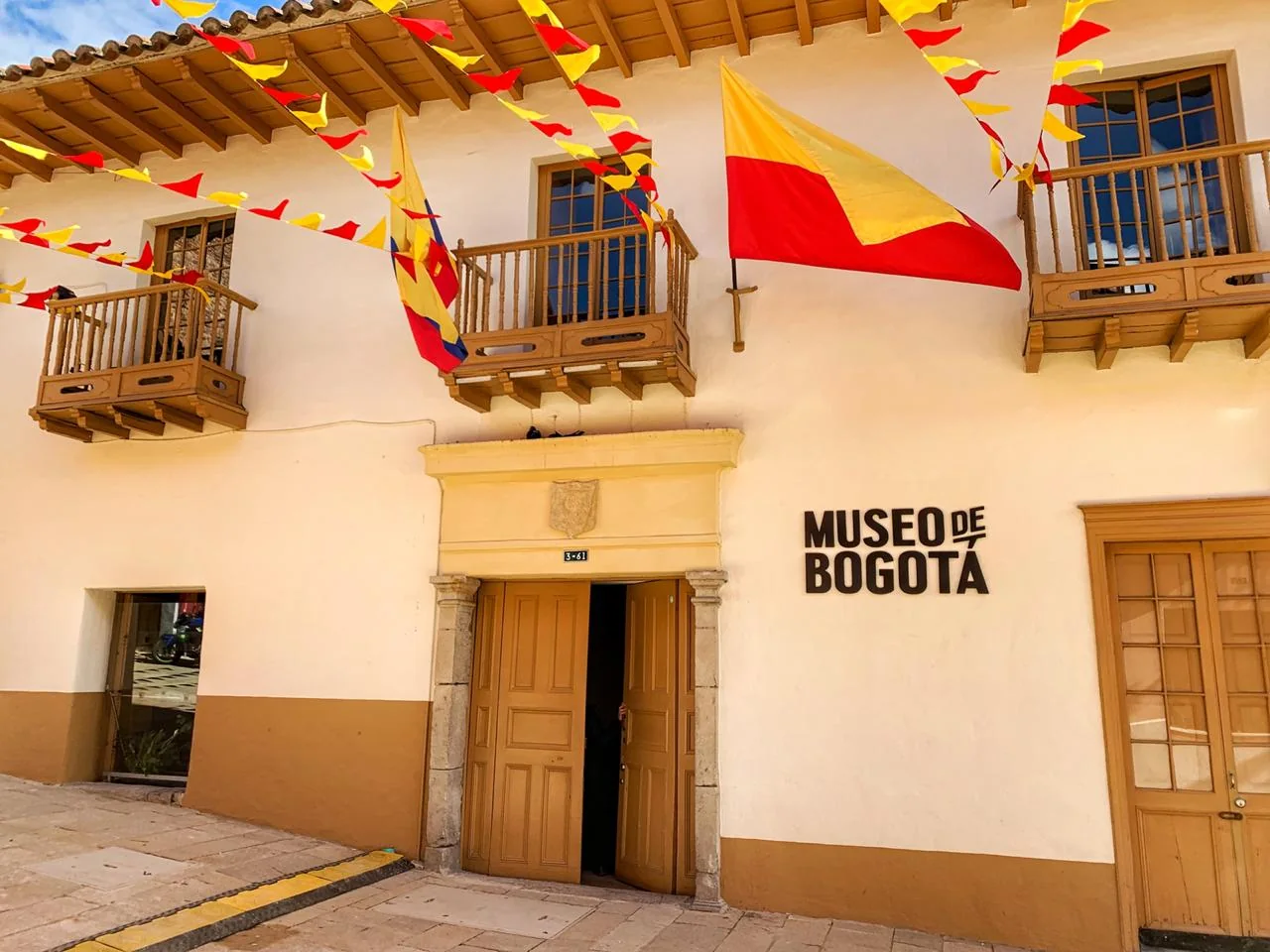 Fachada de la Casa de los Siete Balcones, sede del Museo de Bogotá.
