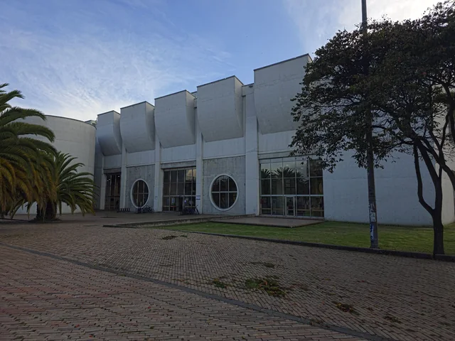 Edificio de la Biblioteca Pública Manuel Zapata Olivella – El Tintal en Bogotá.